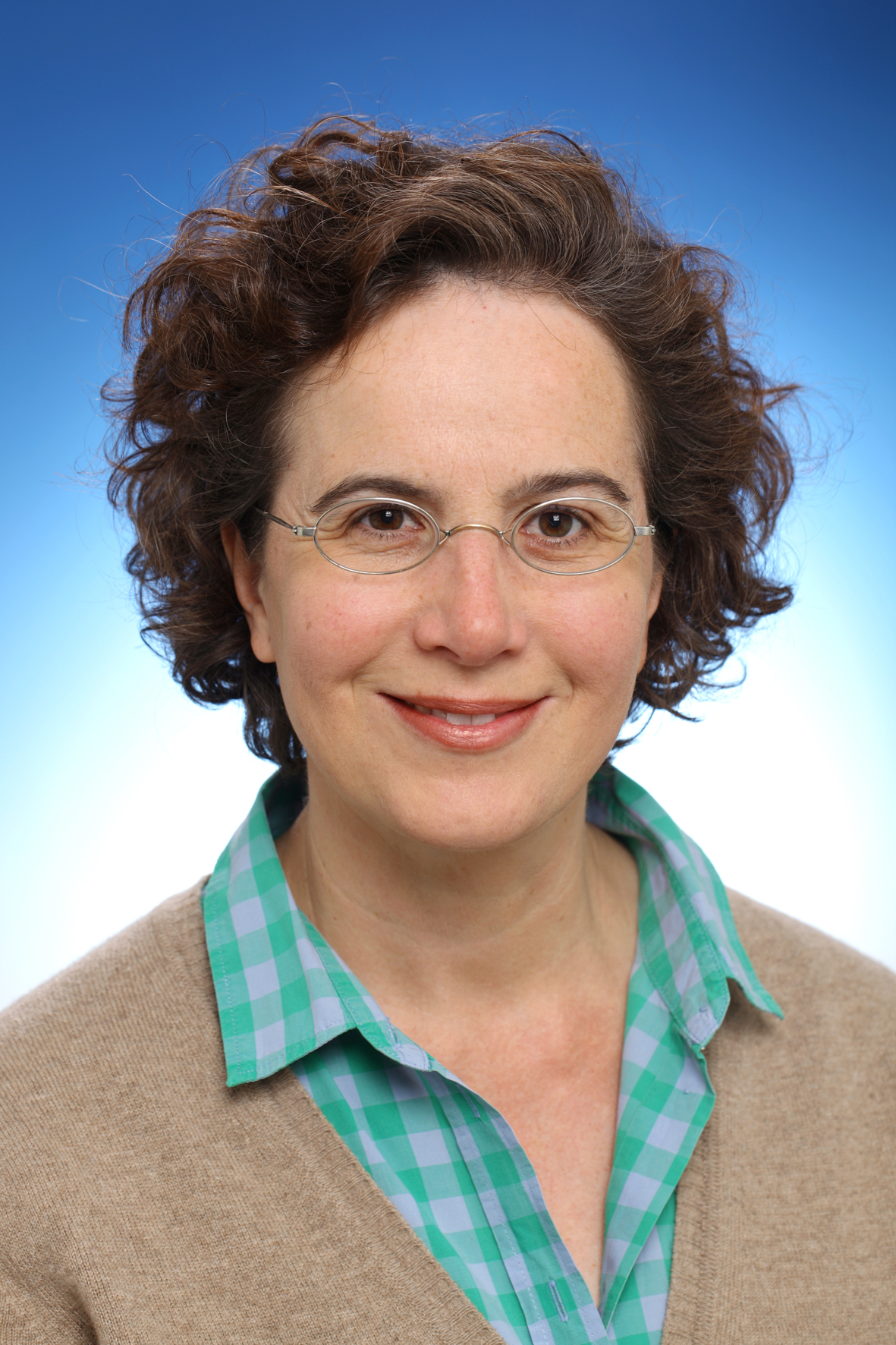 Dr. Carola Strobel.